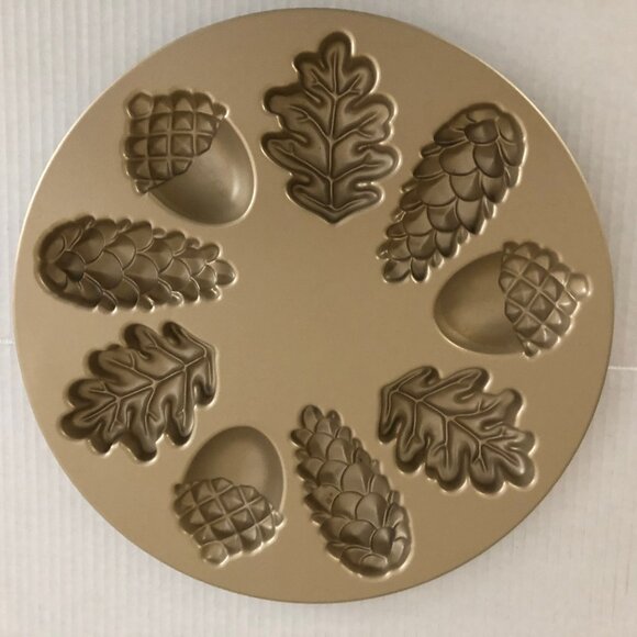 Nordic Ware Woodland Cakelet Pan - Picture 2 of 2